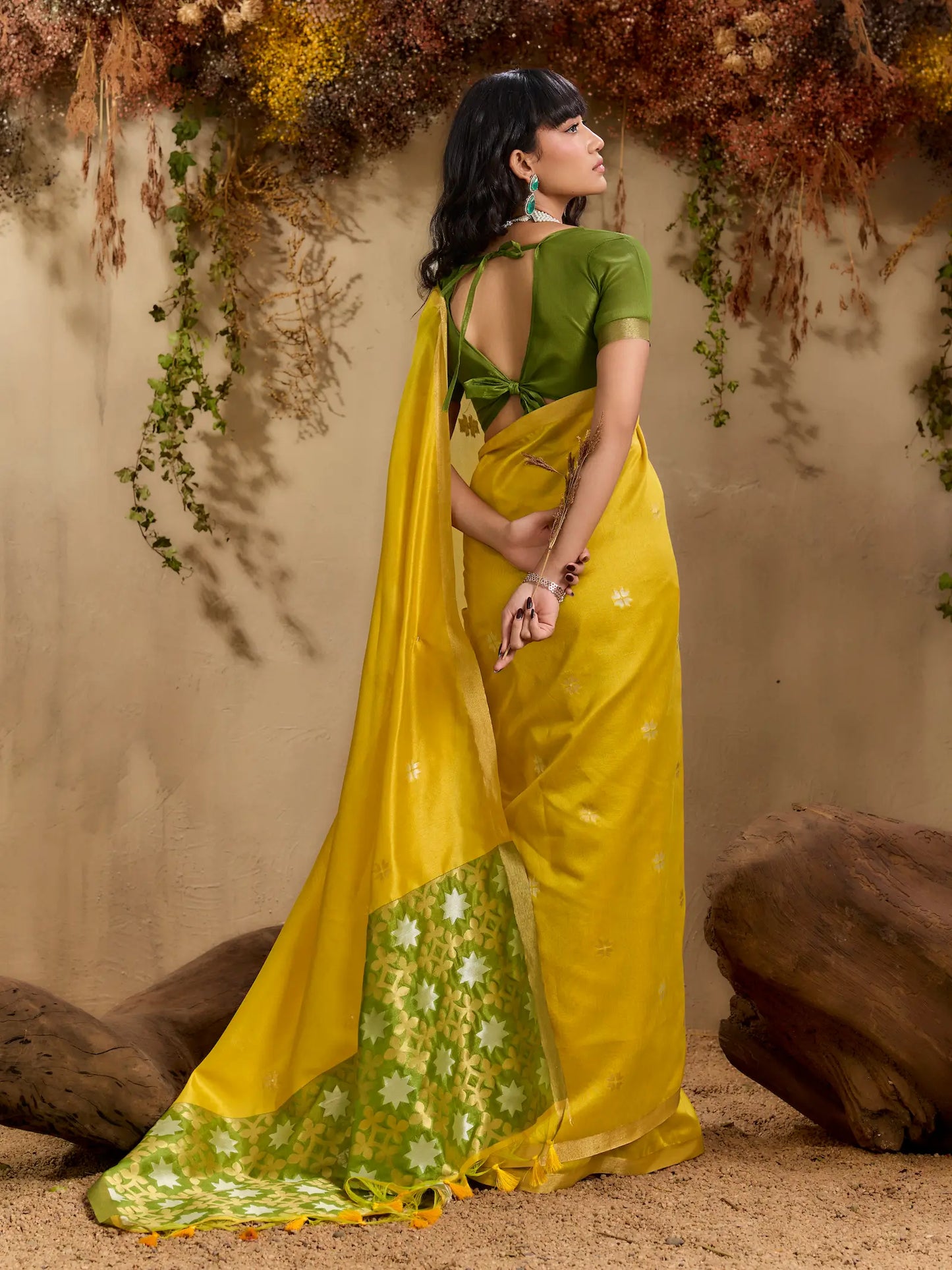 Bee Yellow Tussar Silk Zari Weaving Saree