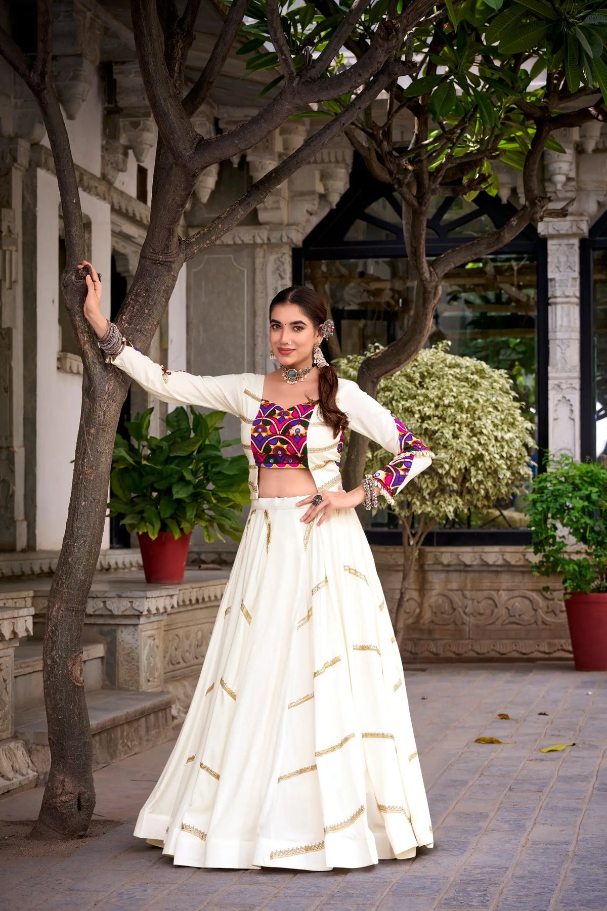 White Navratri Chaniya Choli With Mirror Gamthi Work