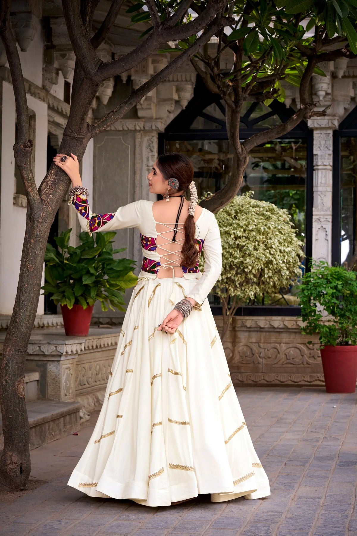 White Navratri Chaniya Choli With Mirror Gamthi Work