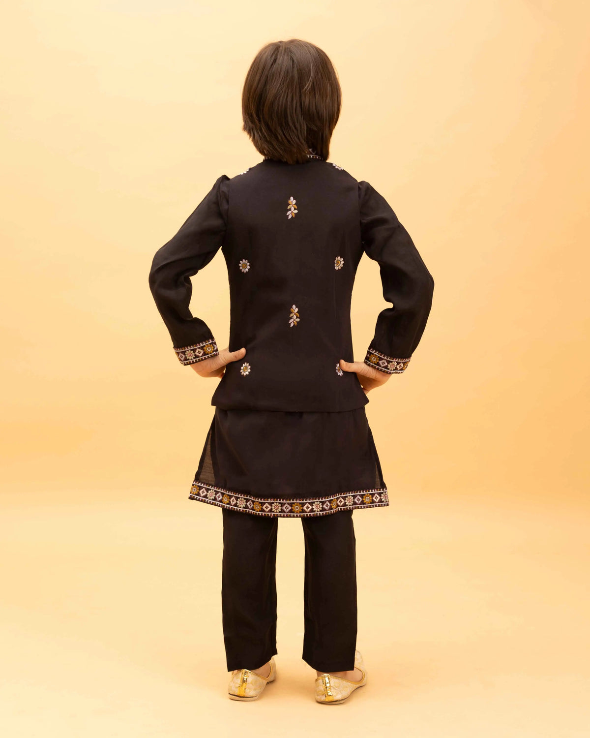 Black Kurta Set With Thread Sequins Embroidery Work Koti
