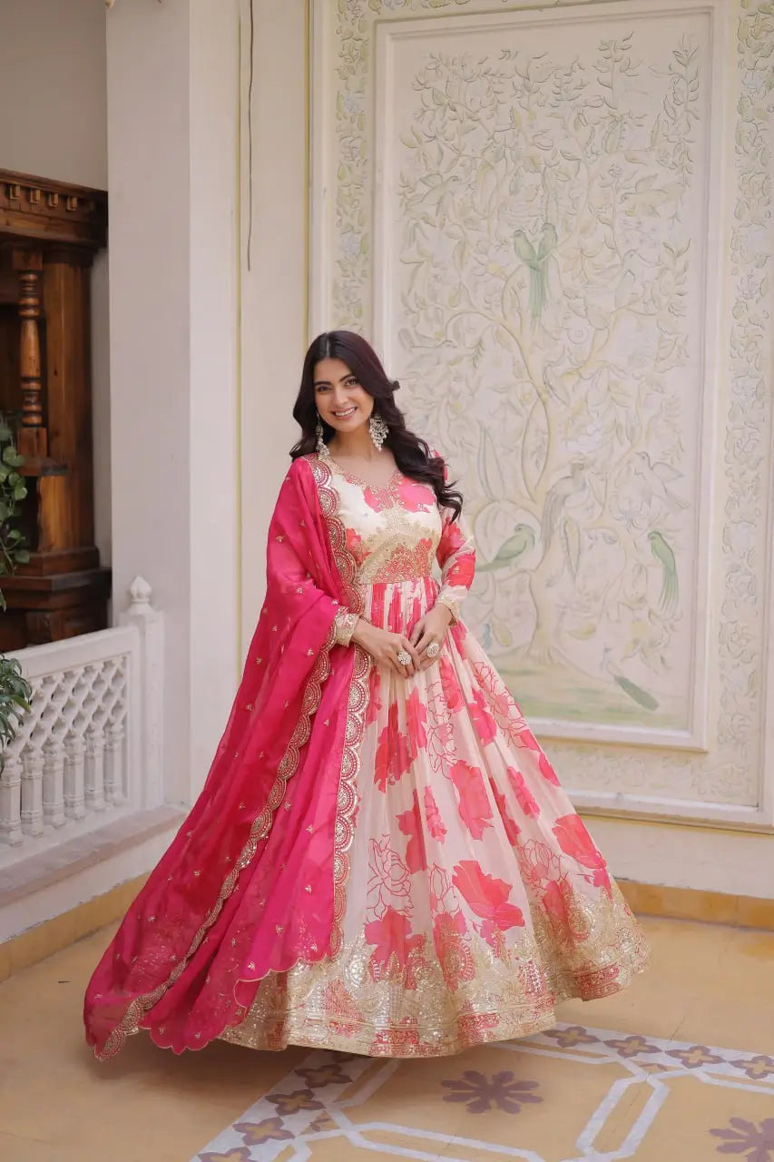 Elegant Russian Silk Designer Set in Pink