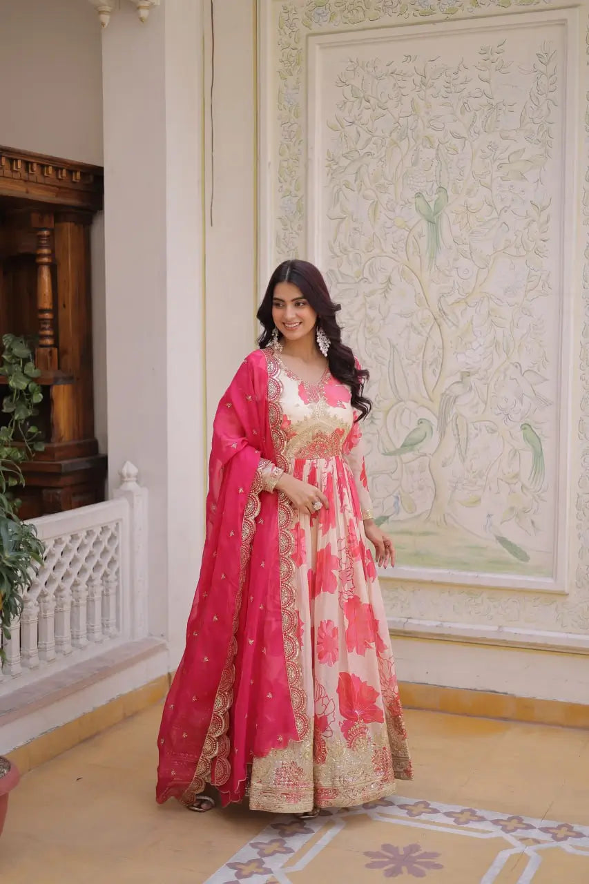 Elegant Russian Silk Designer Set in Pink