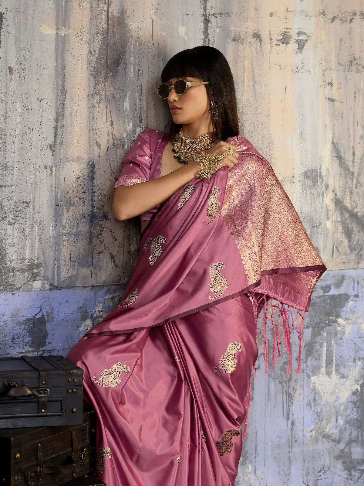 Old Pink Zari Weaving Saree