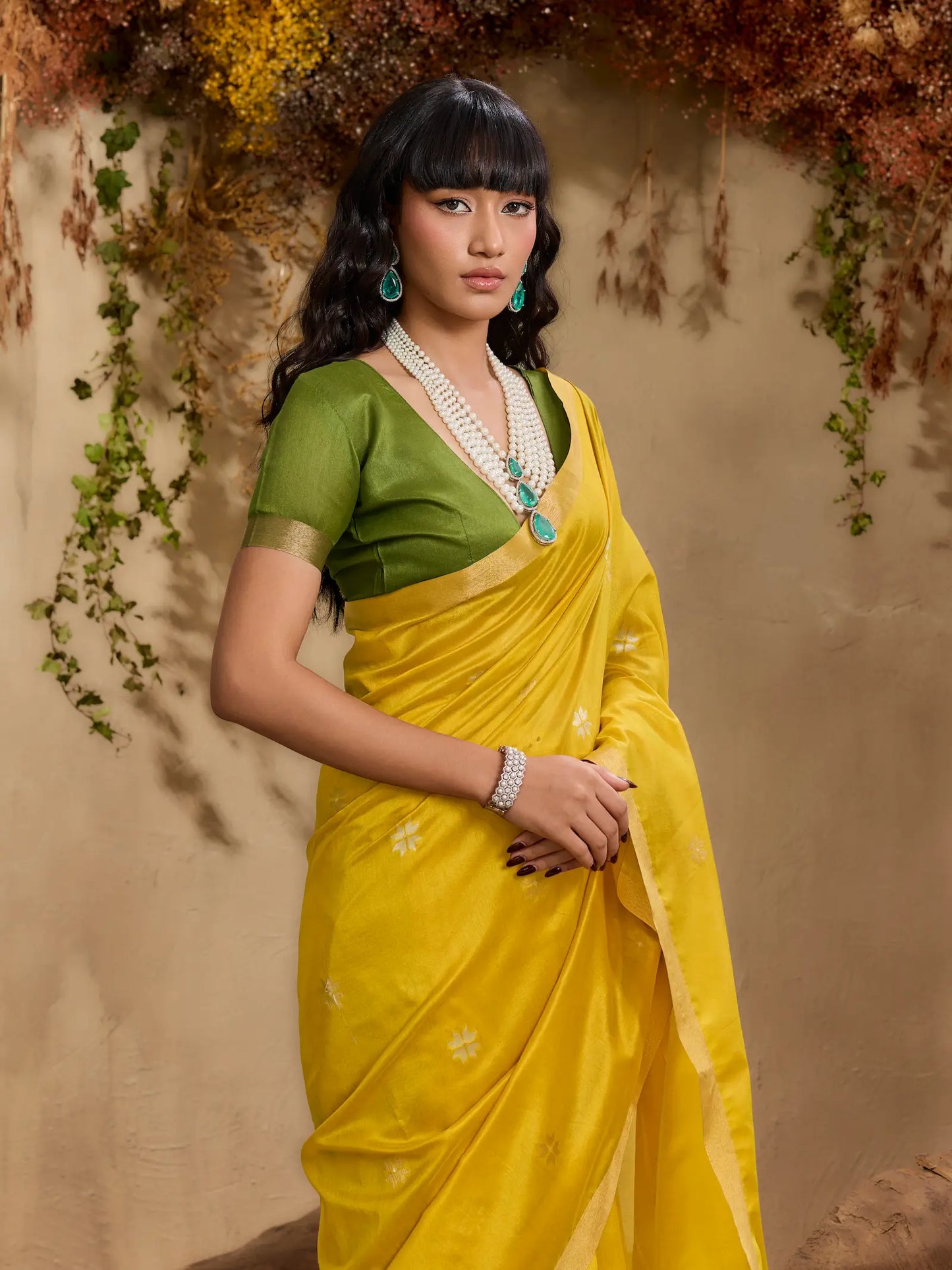 Bee Yellow Tussar Silk Zari Weaving Saree