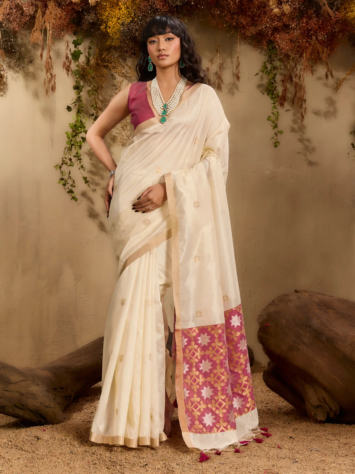 Ivory White Tussar Silk Zari Weaving Saree