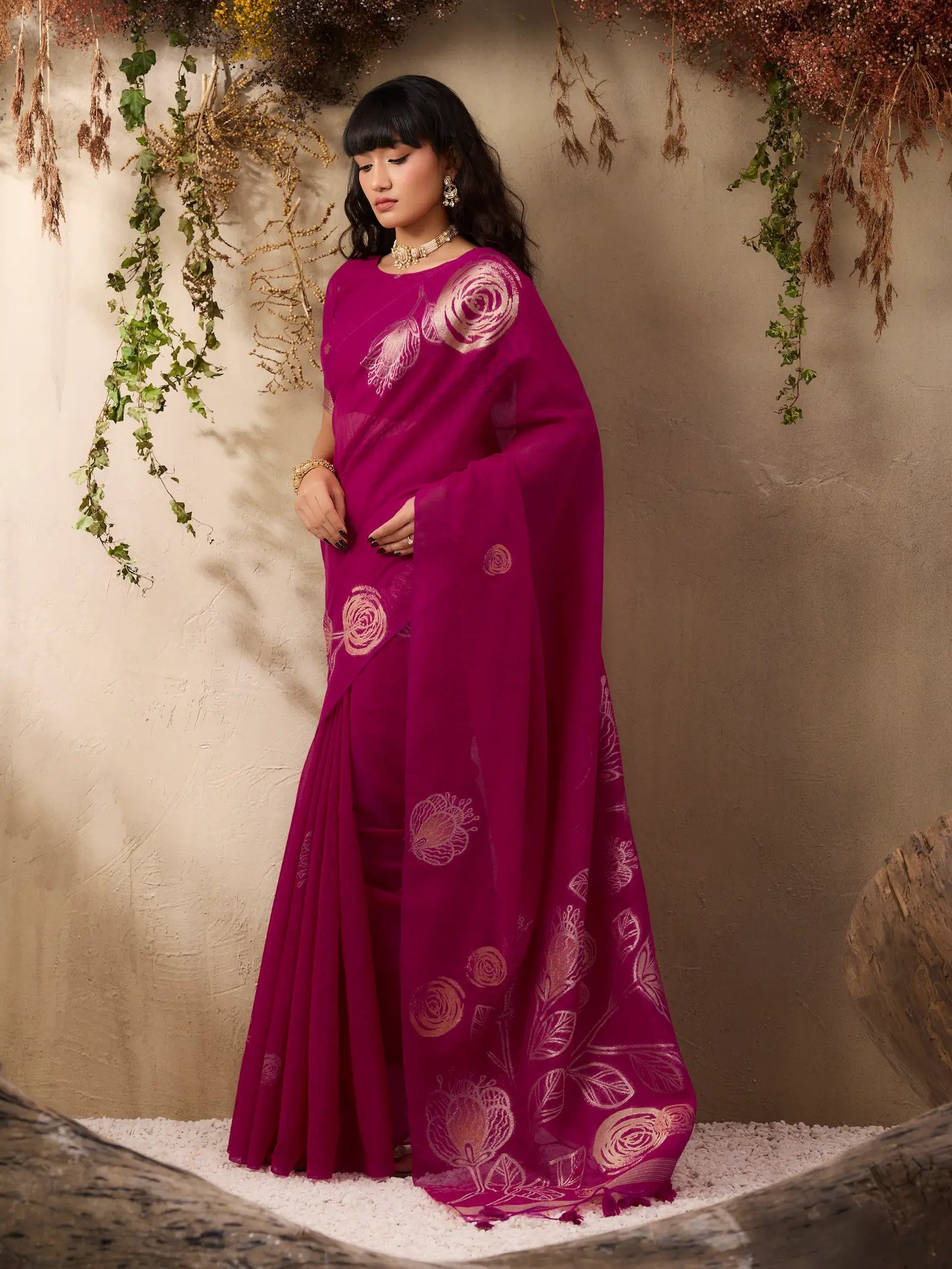 Dark Fuchsia Zari Weaving Silk Saree